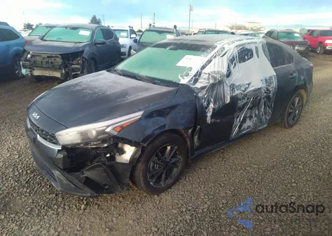 2024 Kia Forte Lxs z USA, uszkodzony, nr VIN 3KPF24AD9RE735321